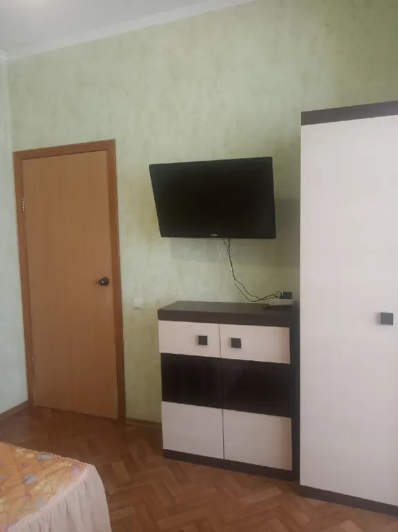 Квартира Двухкомнатная квартира с раздельными комнатами — Евпатория