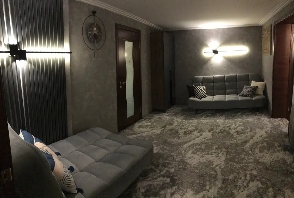 Уютный дом на набережной