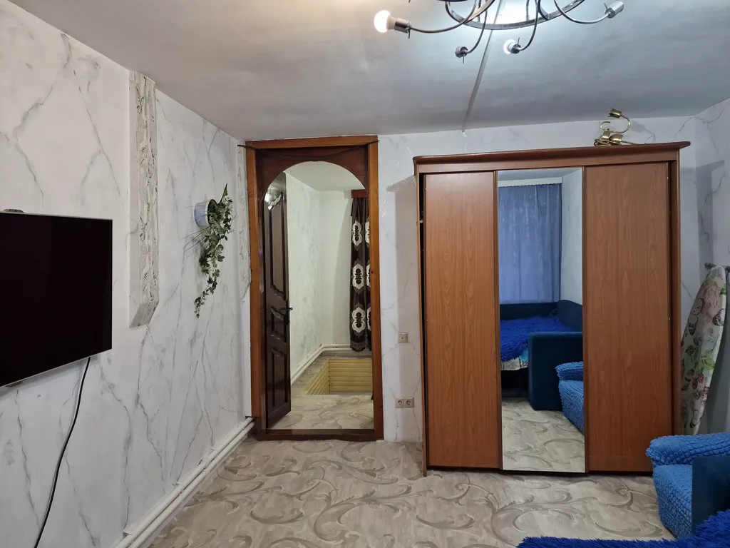 2-комнатная квартира в центре в частном благоустроенном доме