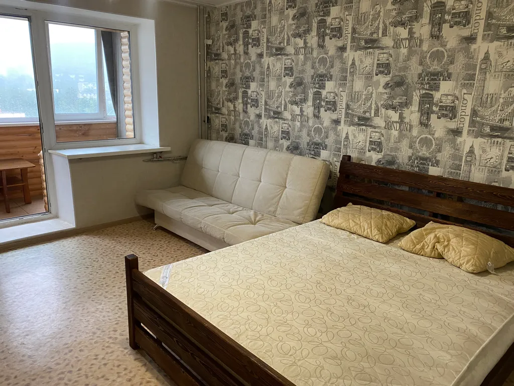 Однокомнатная квартира с благоустроенными лоджиями — аренда посуточно в Миасс