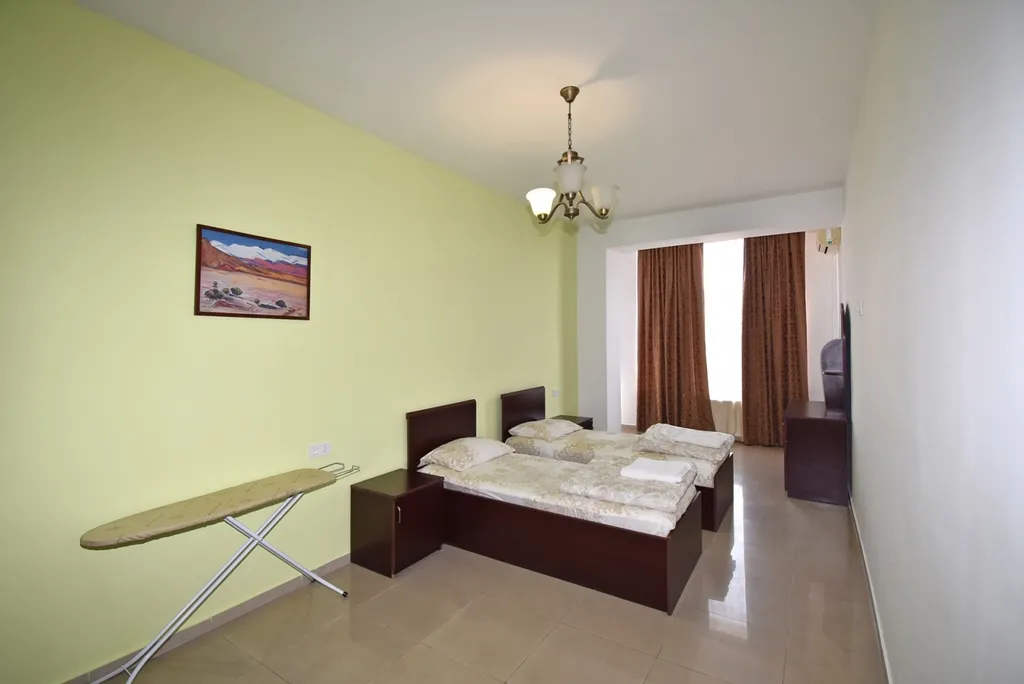 4-комнатная Квартира