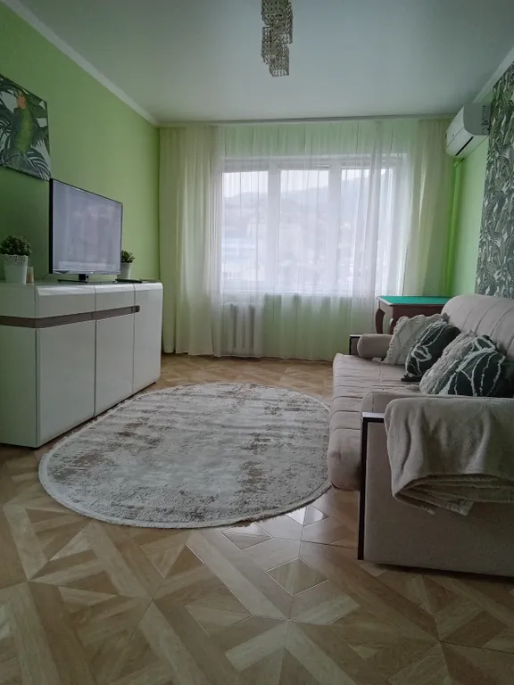 Просторная квартира центр города с видом на море и горы