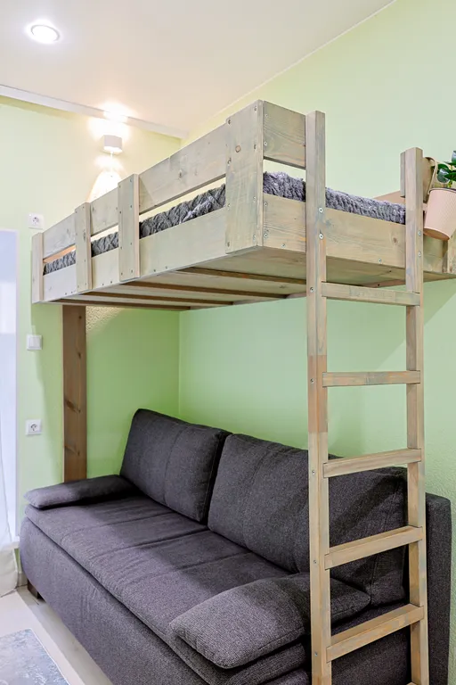 Уютная студия с парковкой в центре