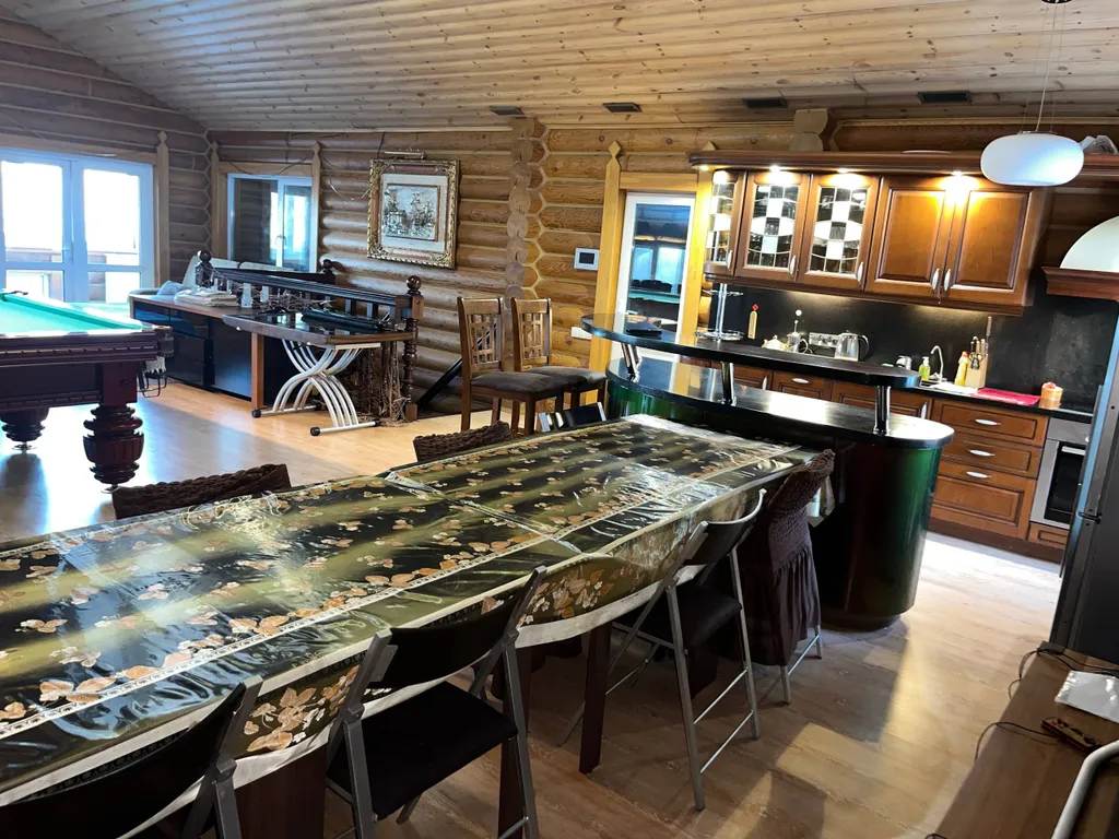 Аренда Коттеджа с баней, бассейном, джакузи, стадионом и зоной барбекю