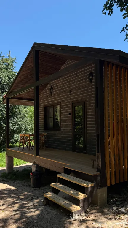 Уютный новый домик в лесу