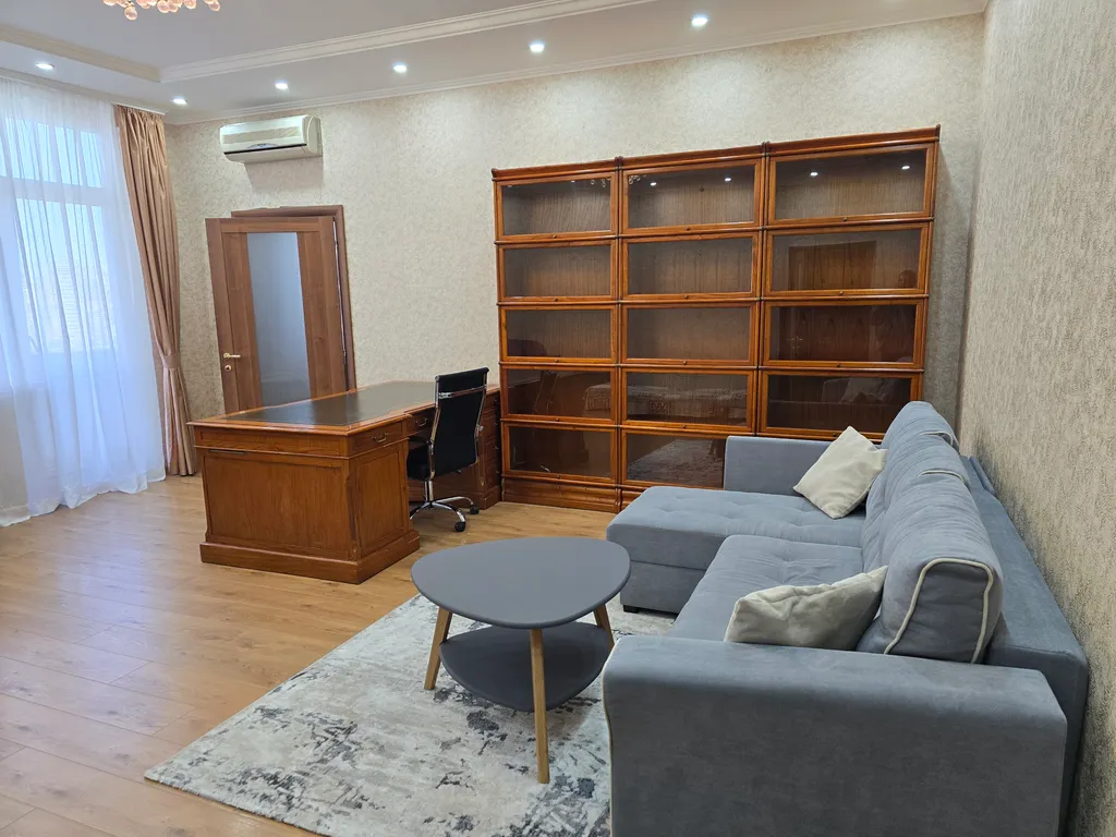 Уютная квартира с видом на морпорт в центре