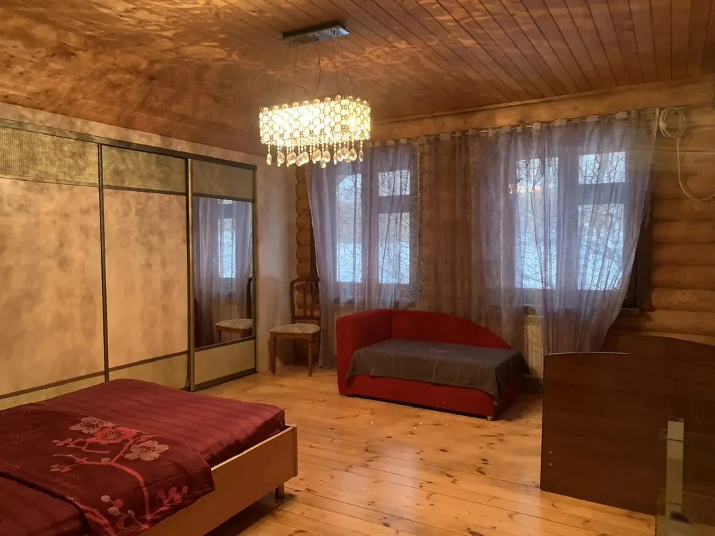 Большой просторный дом из бруса