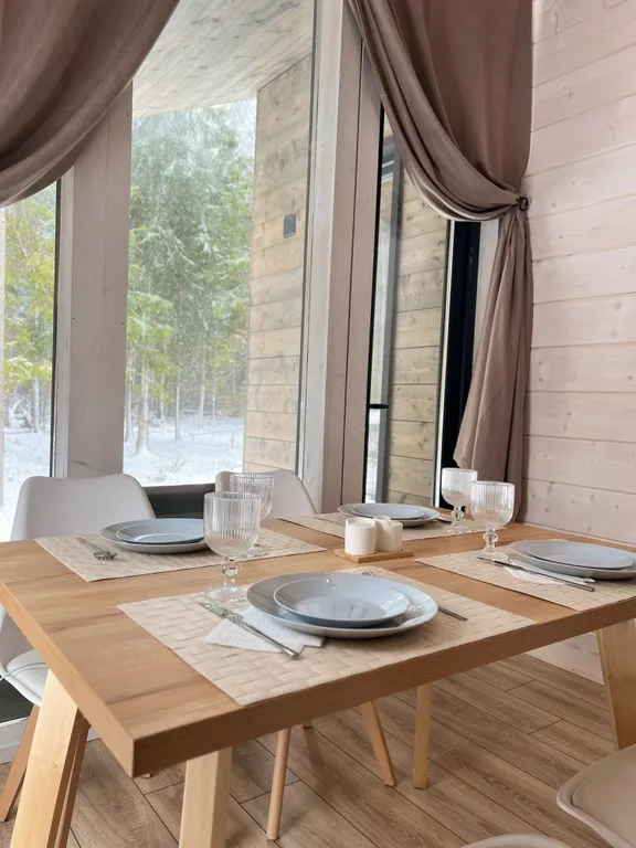 Шале в глэмпинге Лесариум с купелью и мангалом