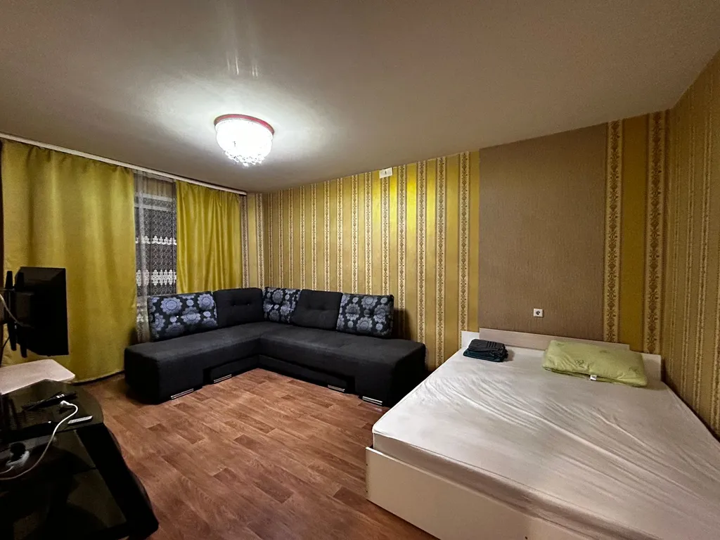 Современная квартира рядом с СК Заря и МНТК имени Федорова