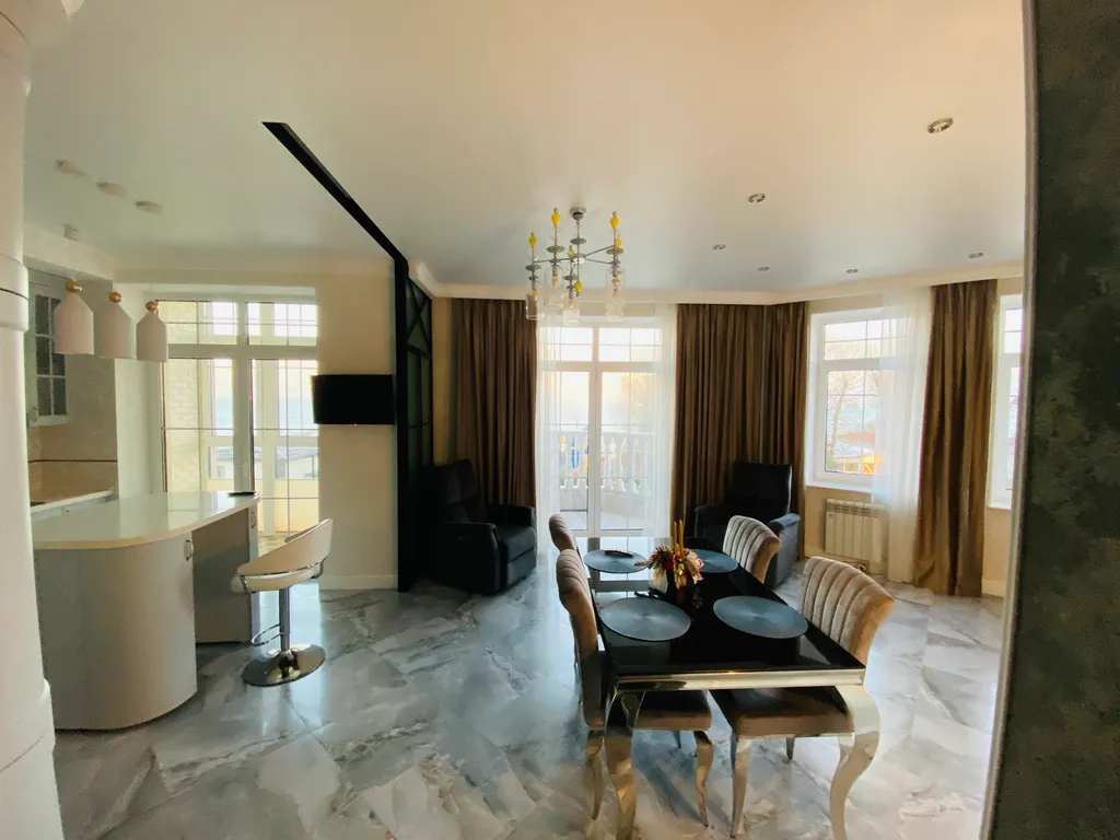 Апартамент на первой линии, с видом на море