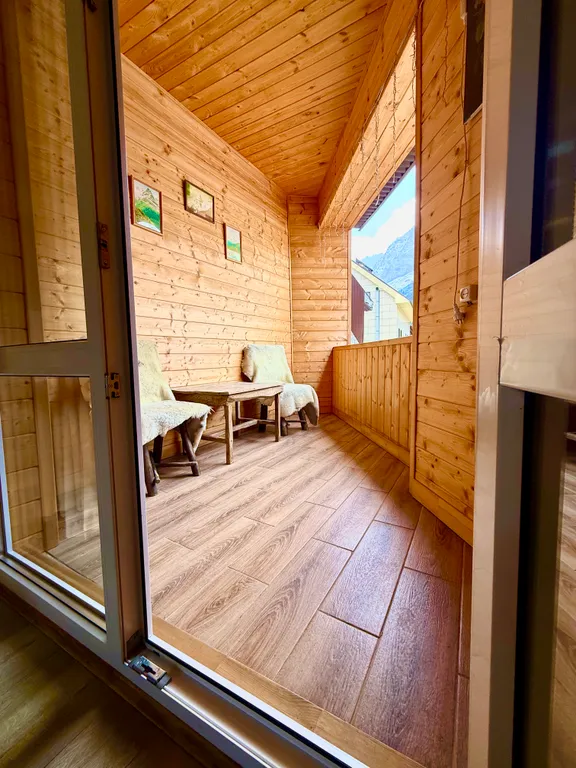 Уютная студия с видом на горы