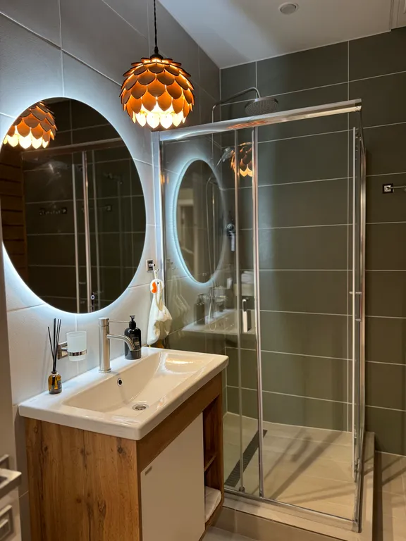 Шикарный дом у реки