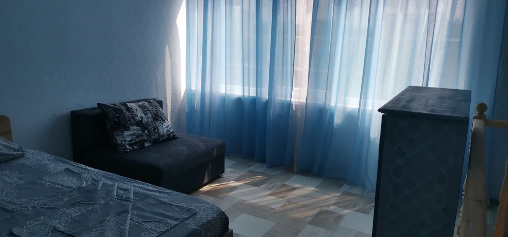 Двухэтажный номер голубой