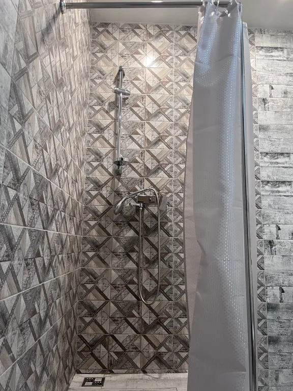 Апартамент с балконом возле аэропорта