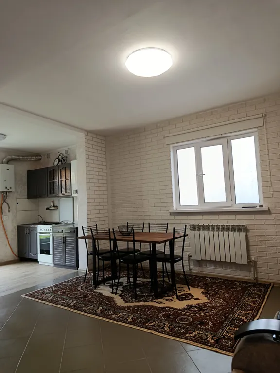 Дом из двух комнат в зелёной зоне