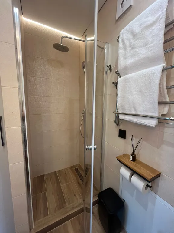 Загородный парк ШишкинЪ. Панорамный коттедж с видом на озеро