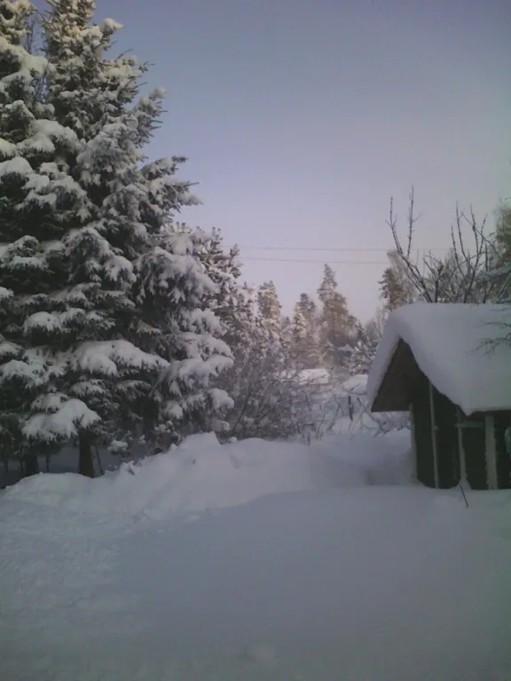 Малый коттедж на берегу озера