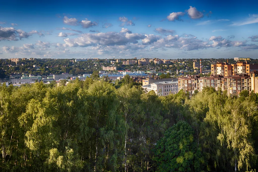 Дизайнерская трёххкомнатная квартира с панорамным видом Смоленска