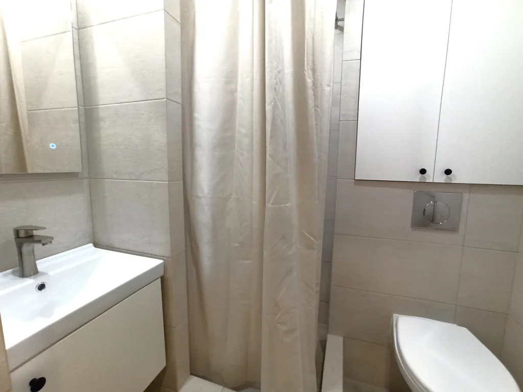 У аэропорта