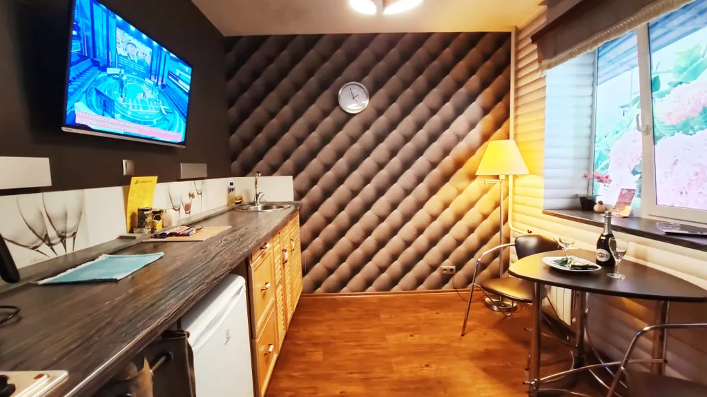 Квартира с большой круглой джакузи для двоих