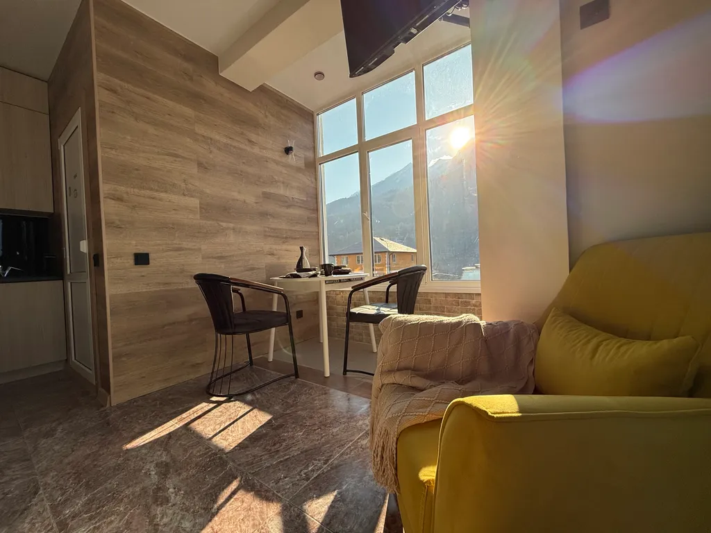 Квартира с шикарным видом на горы в центре Красной поляны