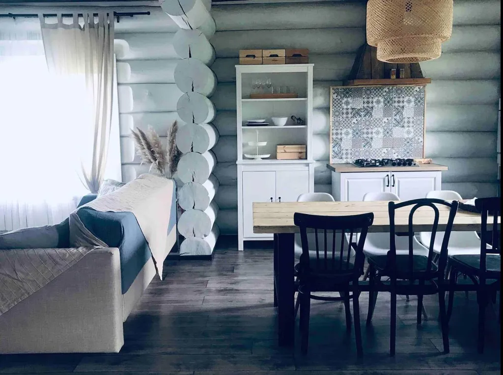 Уютный семейный дом у озера