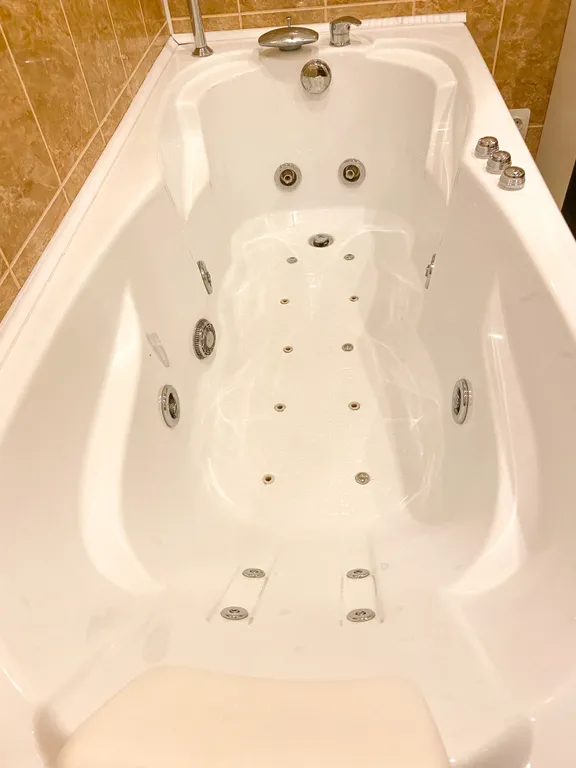 Квартира с джакузи и дизайнерским ремонтом