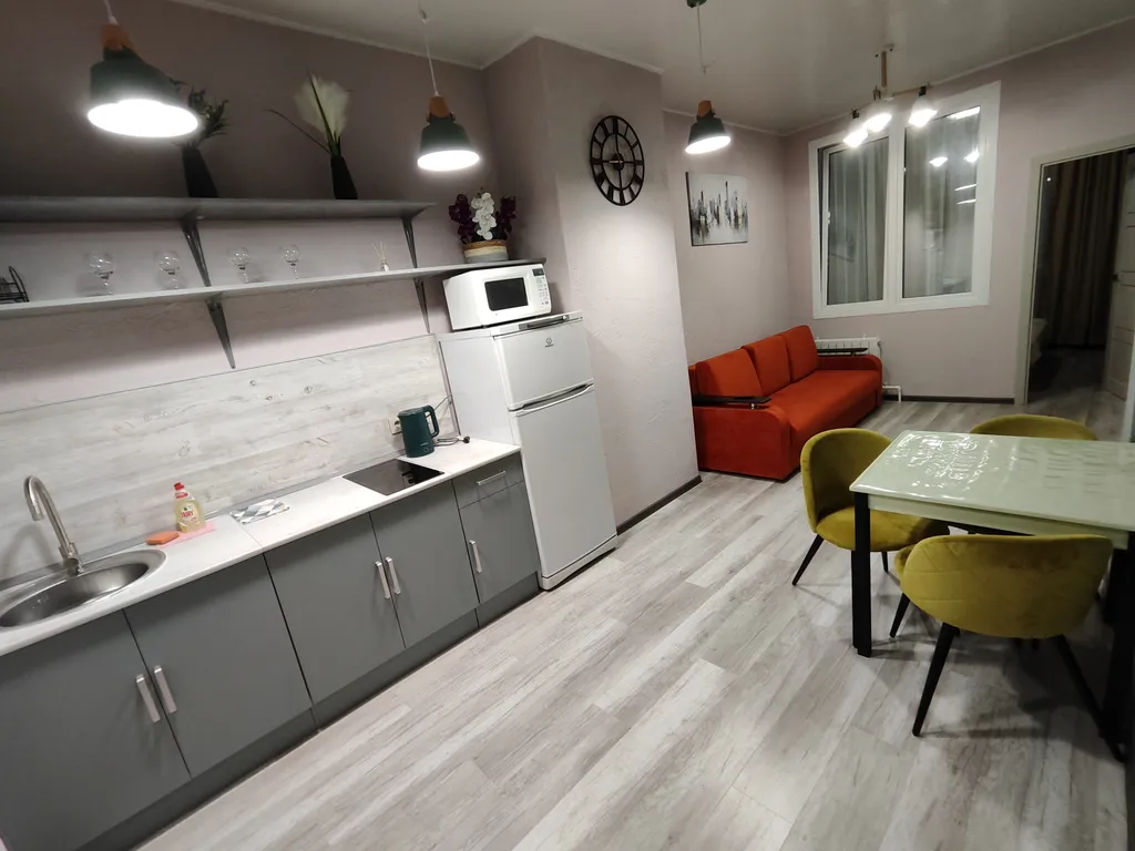 Однокомнатная квартира студия с отдельной спальней