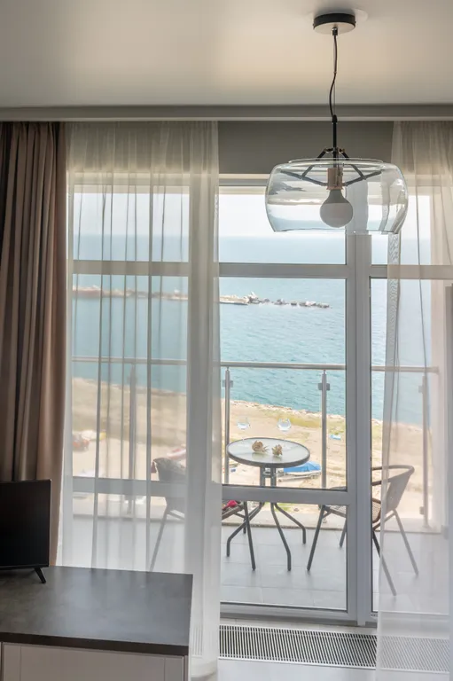 Уютная студия с прямым видом на море