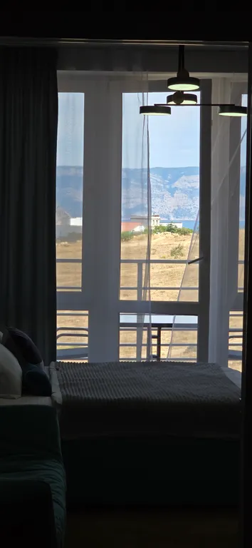 Квартира Стильные апартаменты студия с видом на горы и море — Севастополь