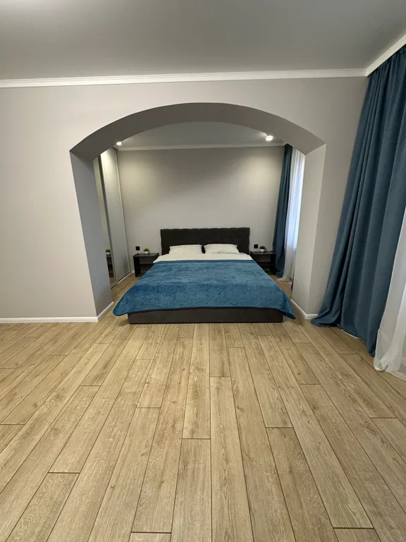 Квартира  с двумя раздельными комнатами, у подножья горы.