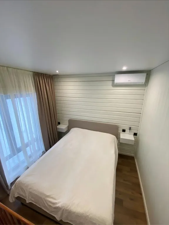 Коттедж Дом с видом на озеро и фруктовый сад — Луга