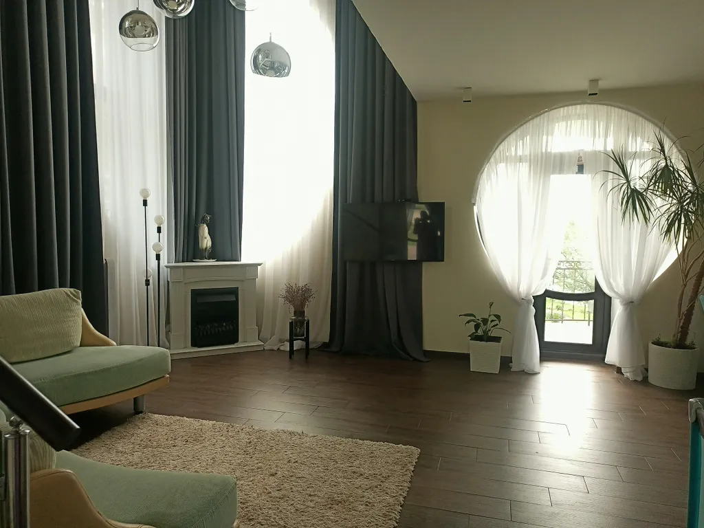 Стильный дом у реки с баней