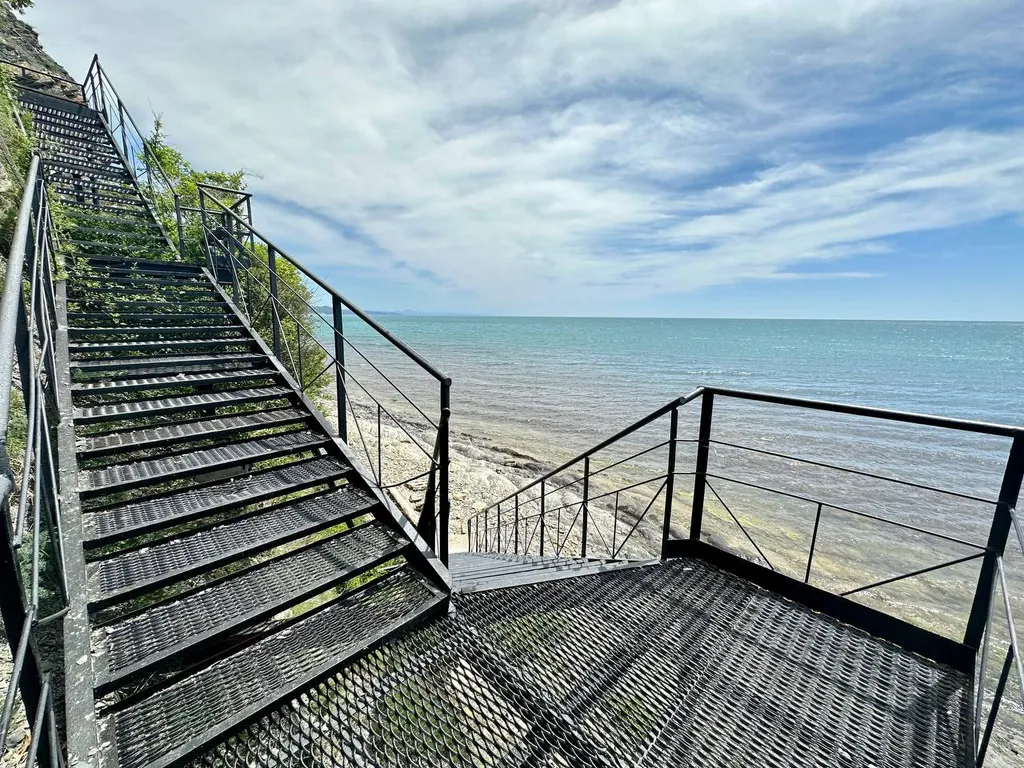 Панорамные апартаменты с террасой и видом на море