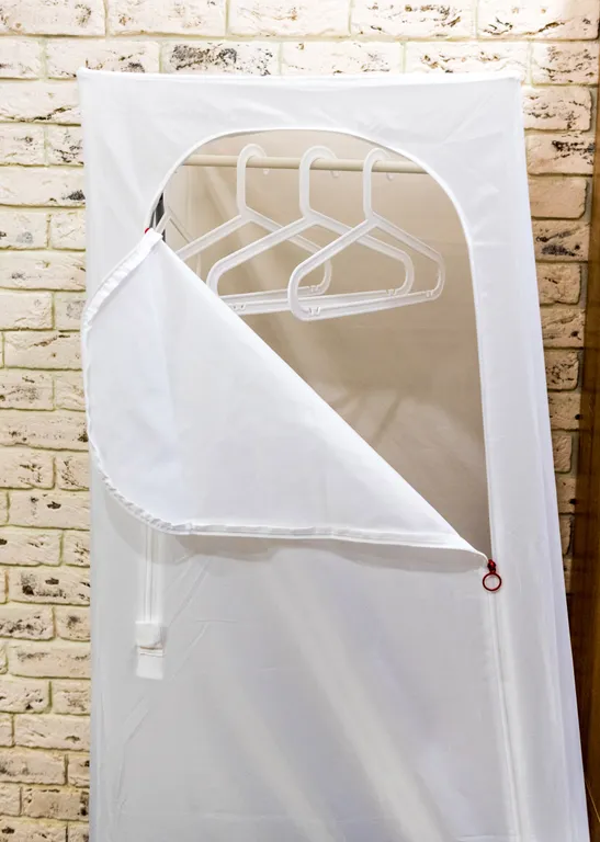 Уютная студия в центре города в стиле лофт с балконом