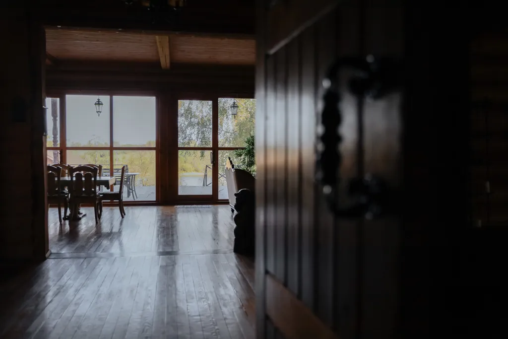 Огромная фамильная усадьба с баней на берегу водохранилища