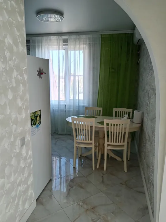 Шикарная огромная квартира с видом на море