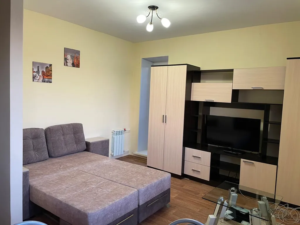 Хорошая большая квартира в Октябрьском р-не рядом СФУ