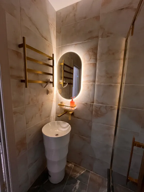 Видовая на озеро и город уютная квартира