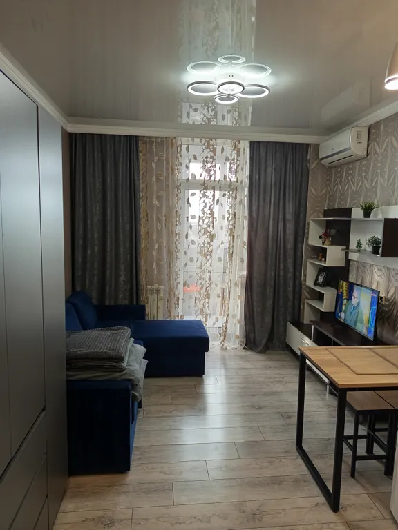 Современная квартира в центре города судобствами — аренда посуточно в Батайск