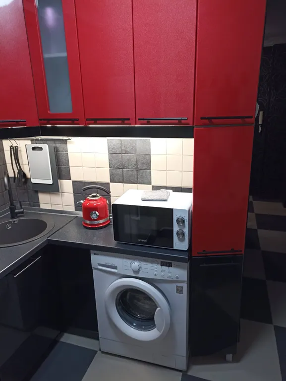 Уютная квартира максимально близко от мнтк и областной больницы