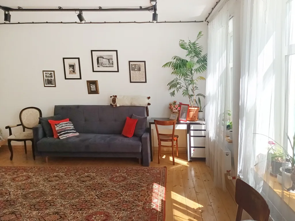 Зелёный дом на Набережной вблизи Кремля