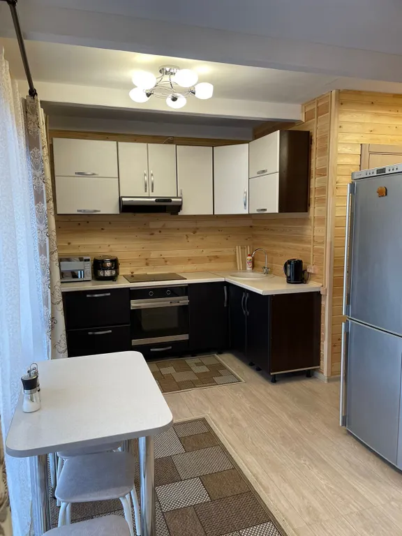 Дом для семьи с детьми с видом на озеро и горы