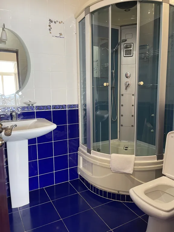 Делюкс трехместный с балконом и видом на море