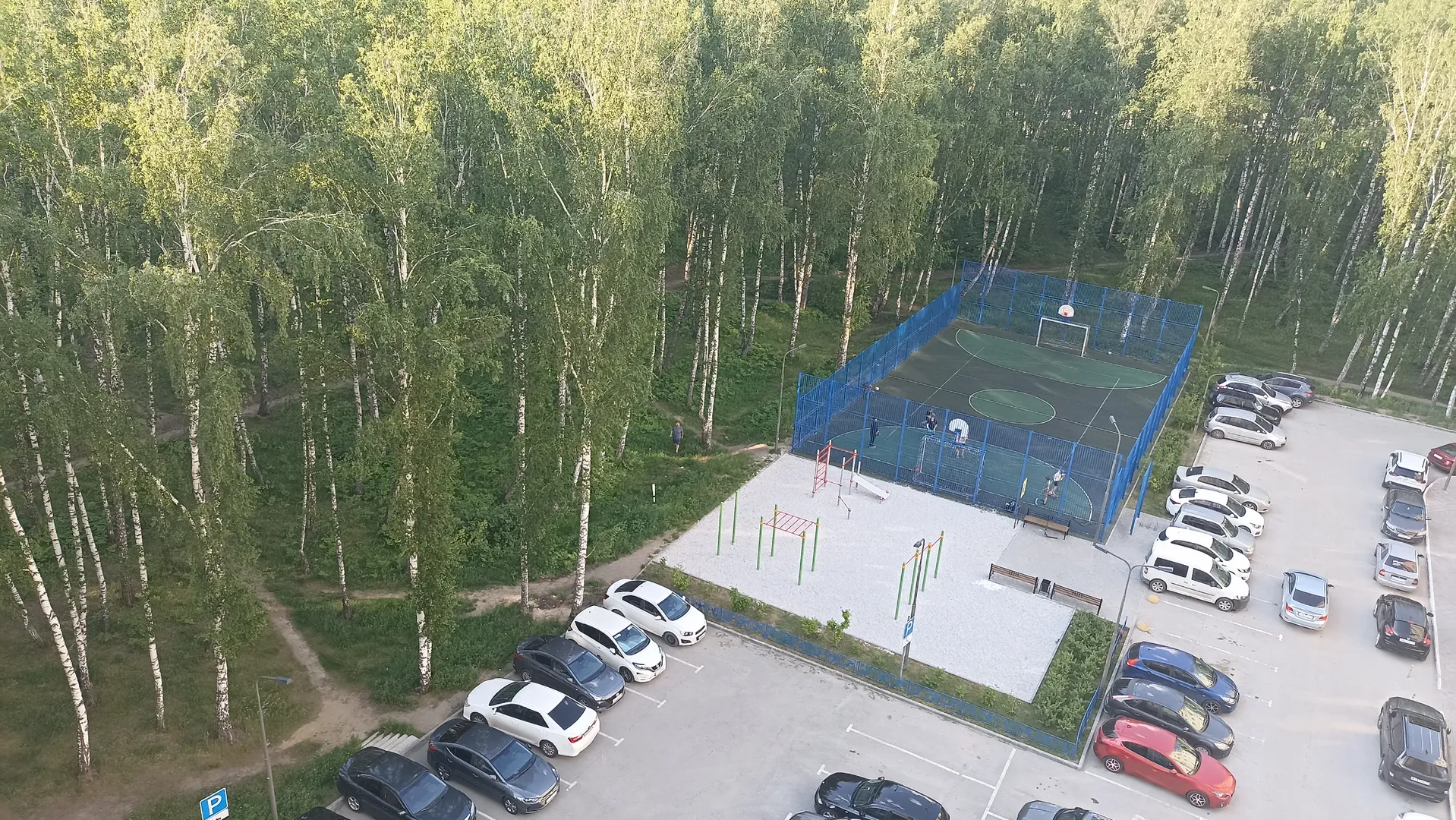 Дом граничит с парком