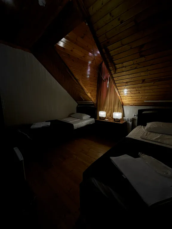 Деревянный мансардный номер