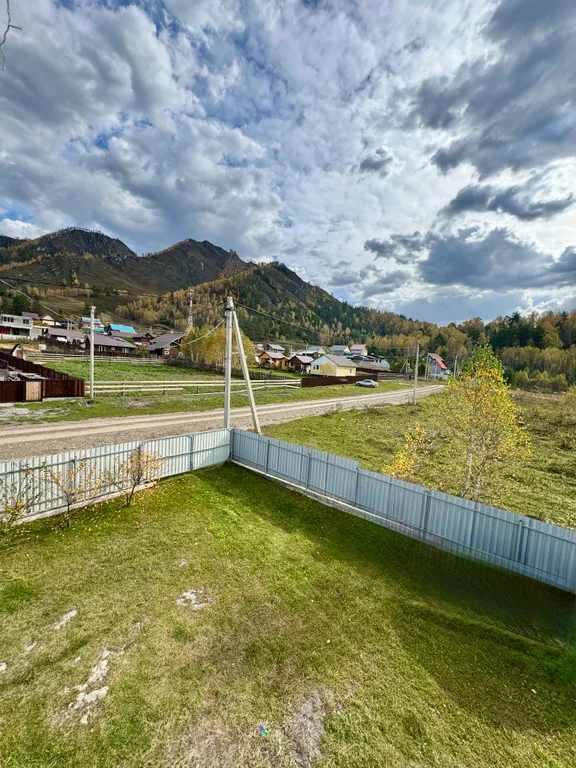 Коттедж с видом на горы Алтая