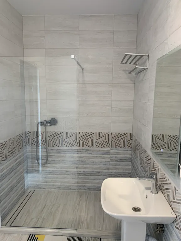 Коттедж Дом со своим бассейном в центре п. Лазаревское — Лазаревское