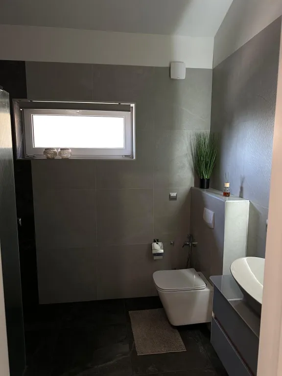 Уютный домик с видом на лес