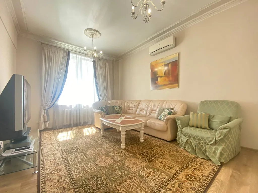 Квартира 4-комнатные апартаменты в центре города с видом на проспект — Минск